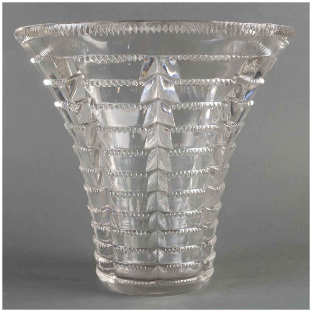 1935 René Lalique – Megève White Glass Vase 3