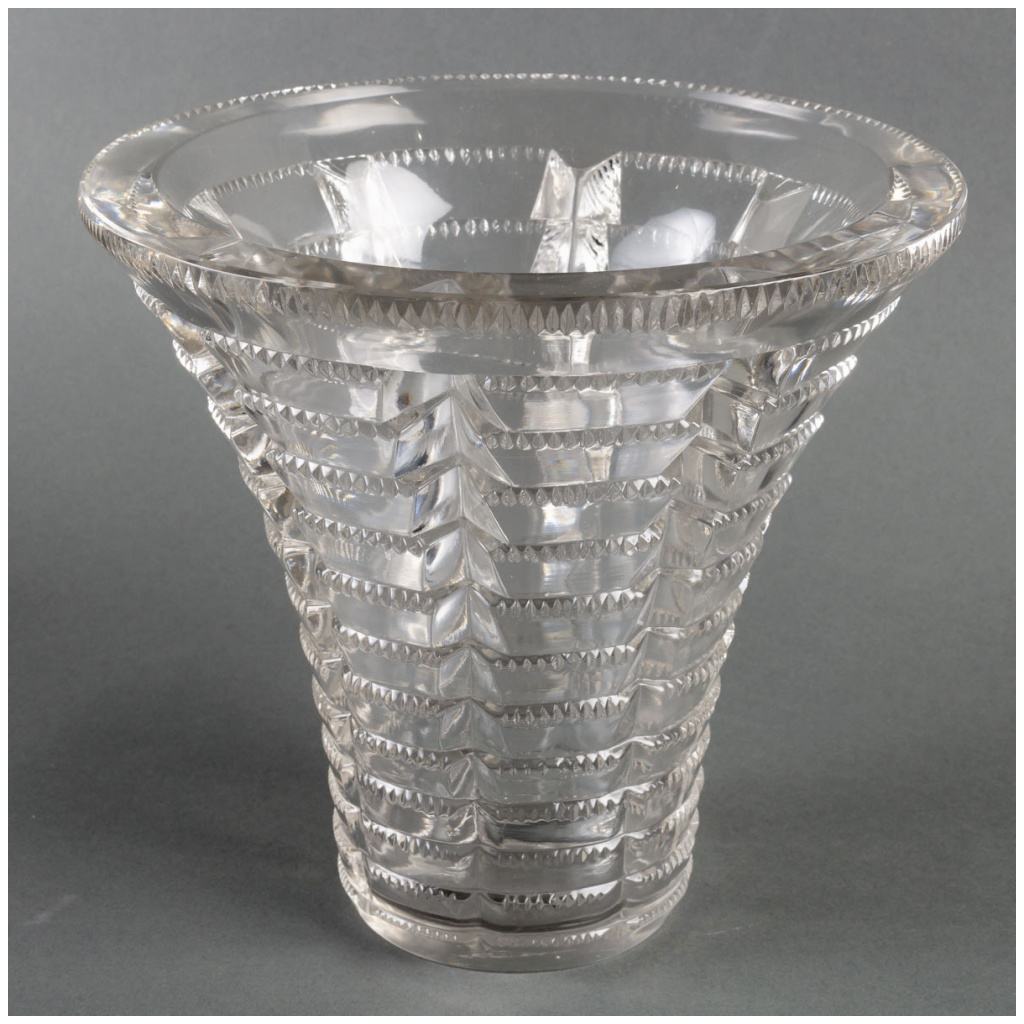 1935 René Lalique – Megève White Glass Vase 4
