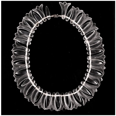 1929 René Lalique – Collier Fuchsias Verre Blanc