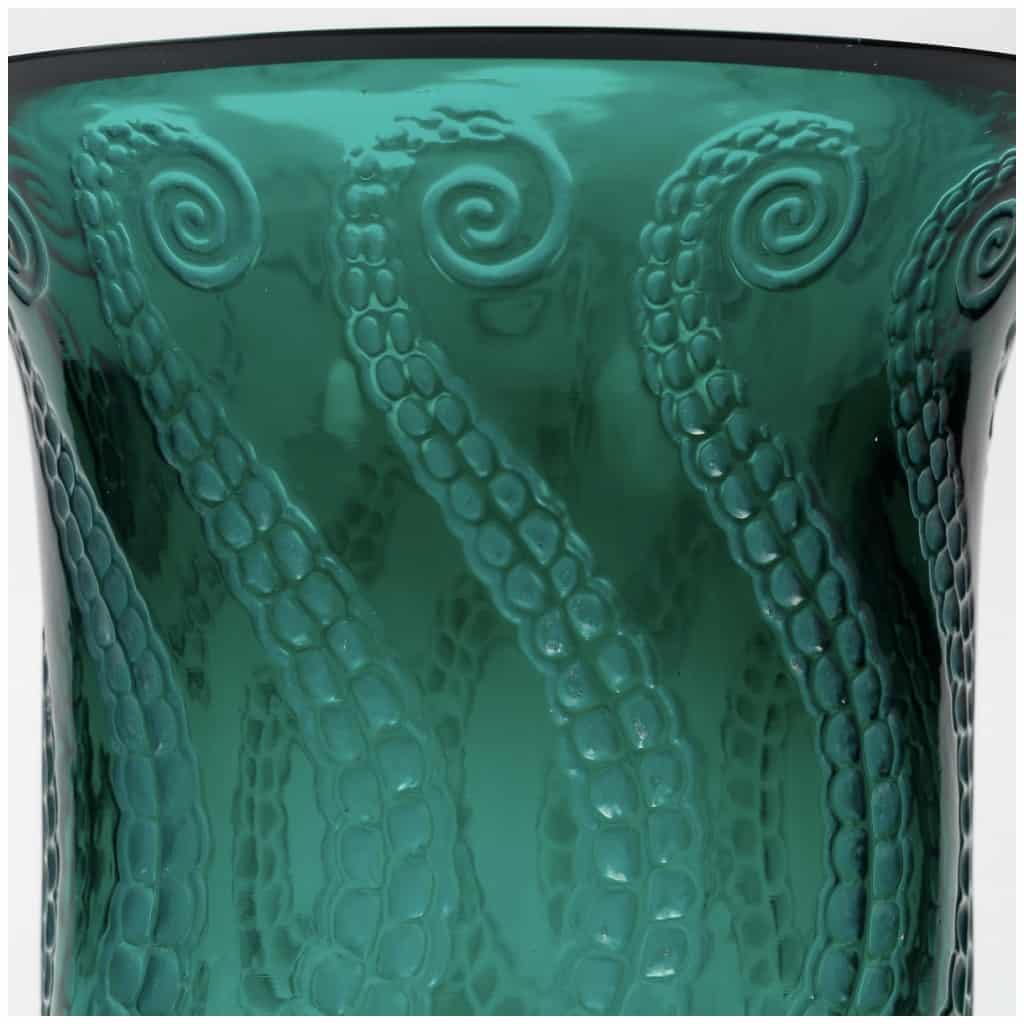 1921 René Lalique – Vase Méduse Verre Vert Emeraude Patiné Blanc 6