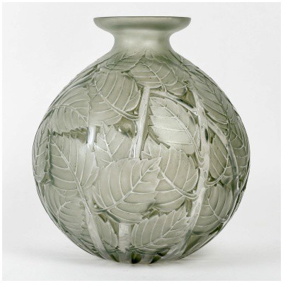 1929 René Lalique – Vase Milan Verre Blanc Patiné Vert