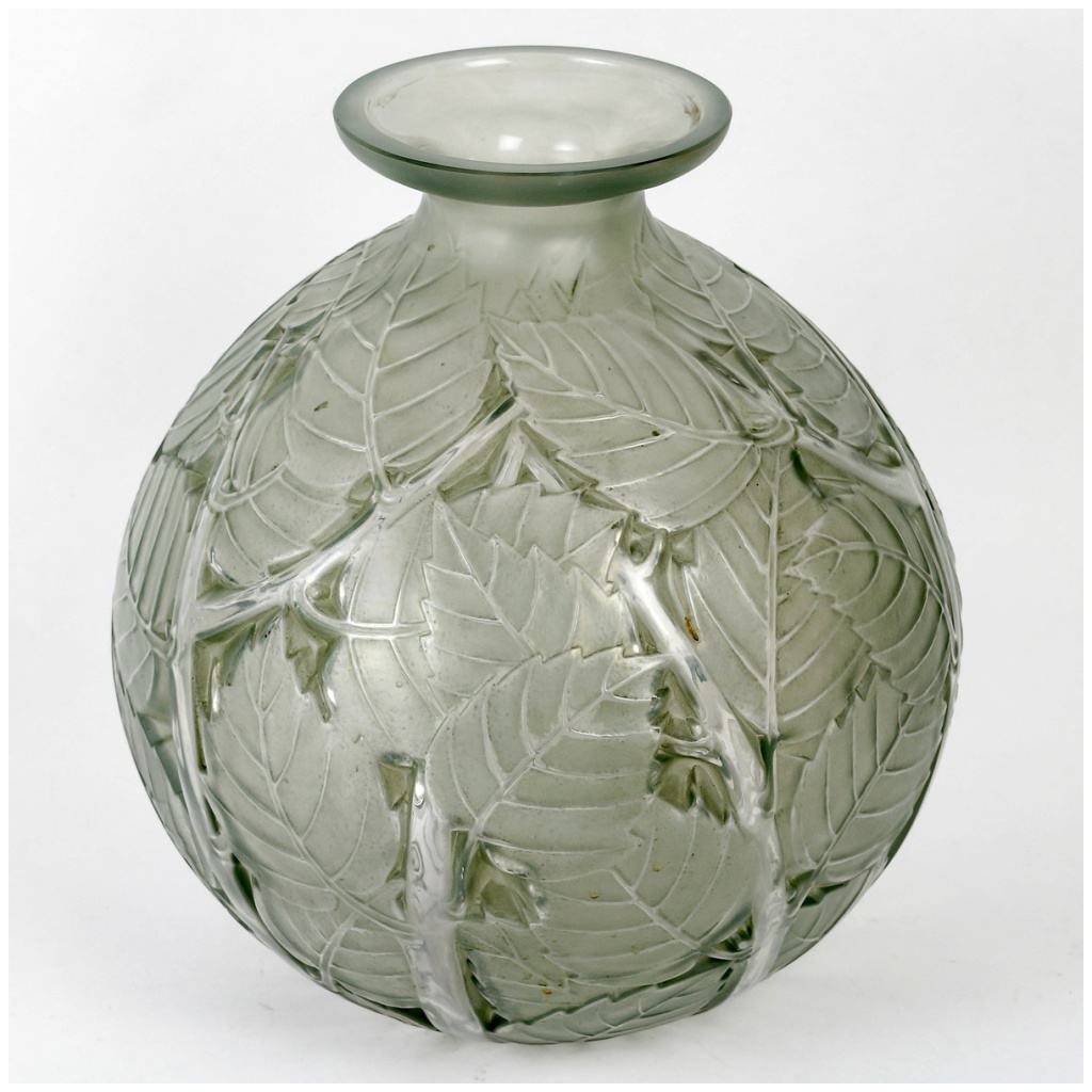 1929 René Lalique – Vase Milan Verre Blanc Patiné Vert 5