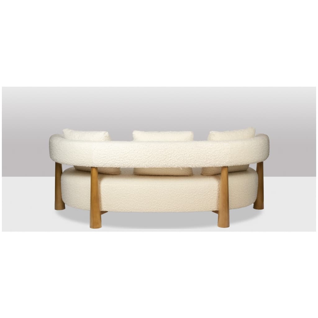 “Bean” shaped 3-seater sofa, in blond beech. Contemporary work. 8