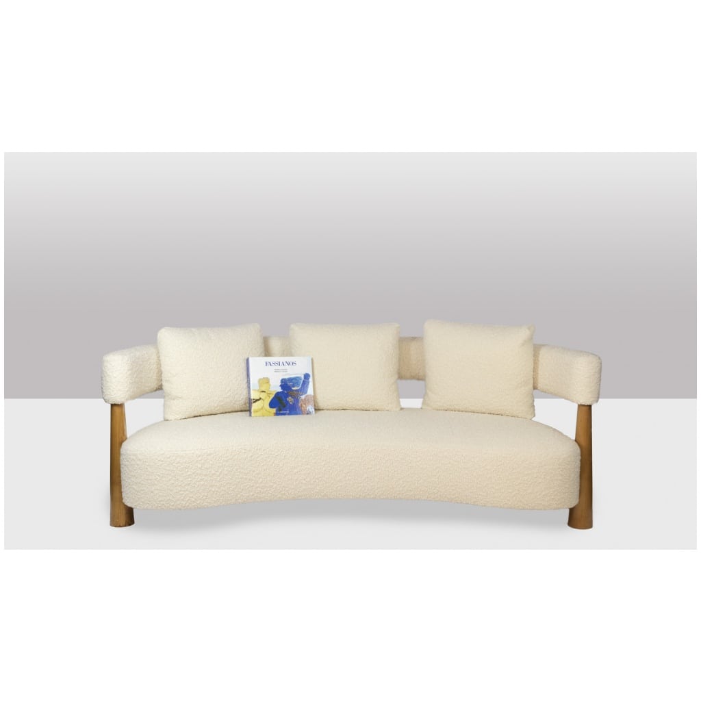 “Bean” shaped 3-seater sofa, in blond beech. Contemporary work. 6