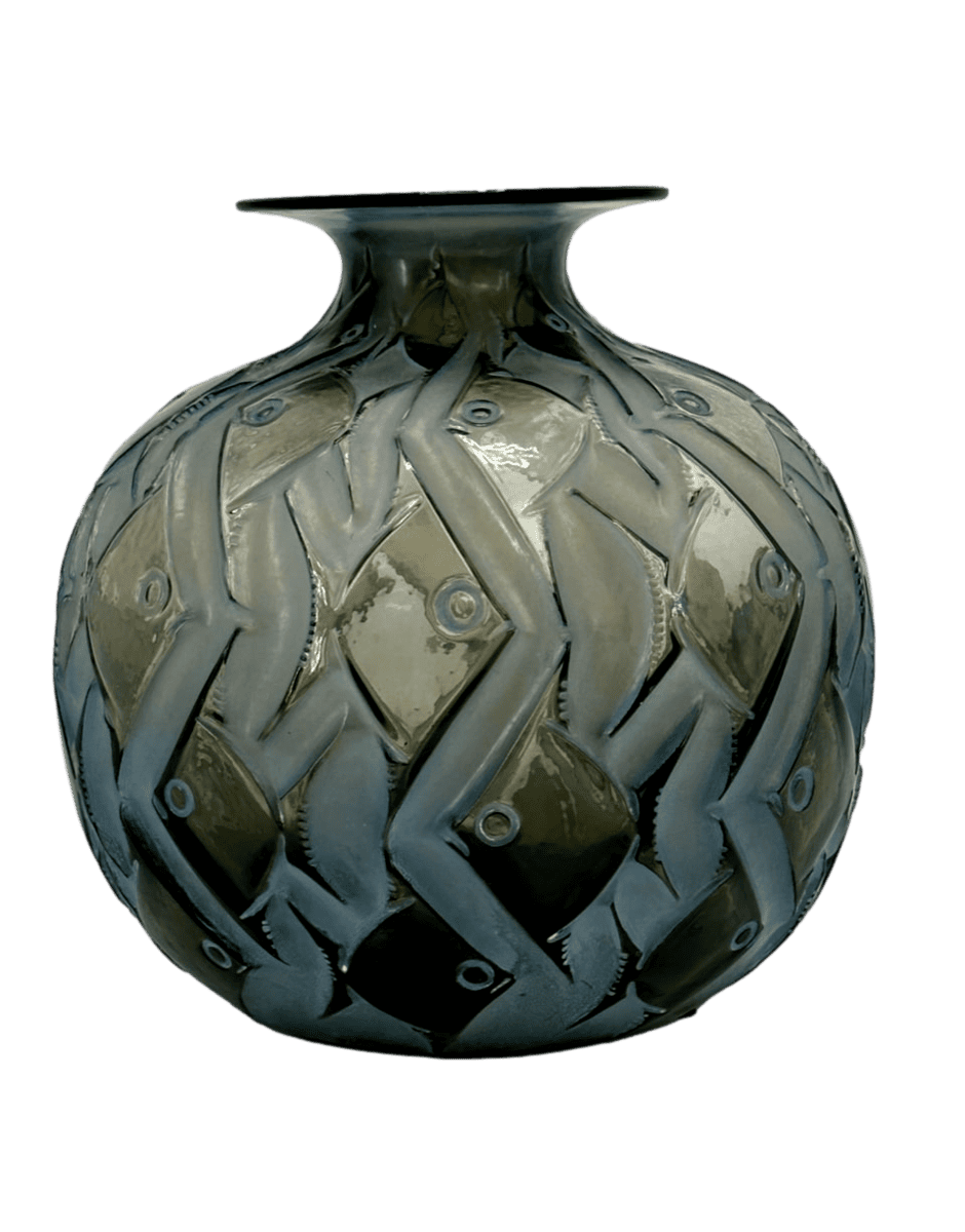 RENE LALIQUE, Penthièvres Gray Vase, 1928.