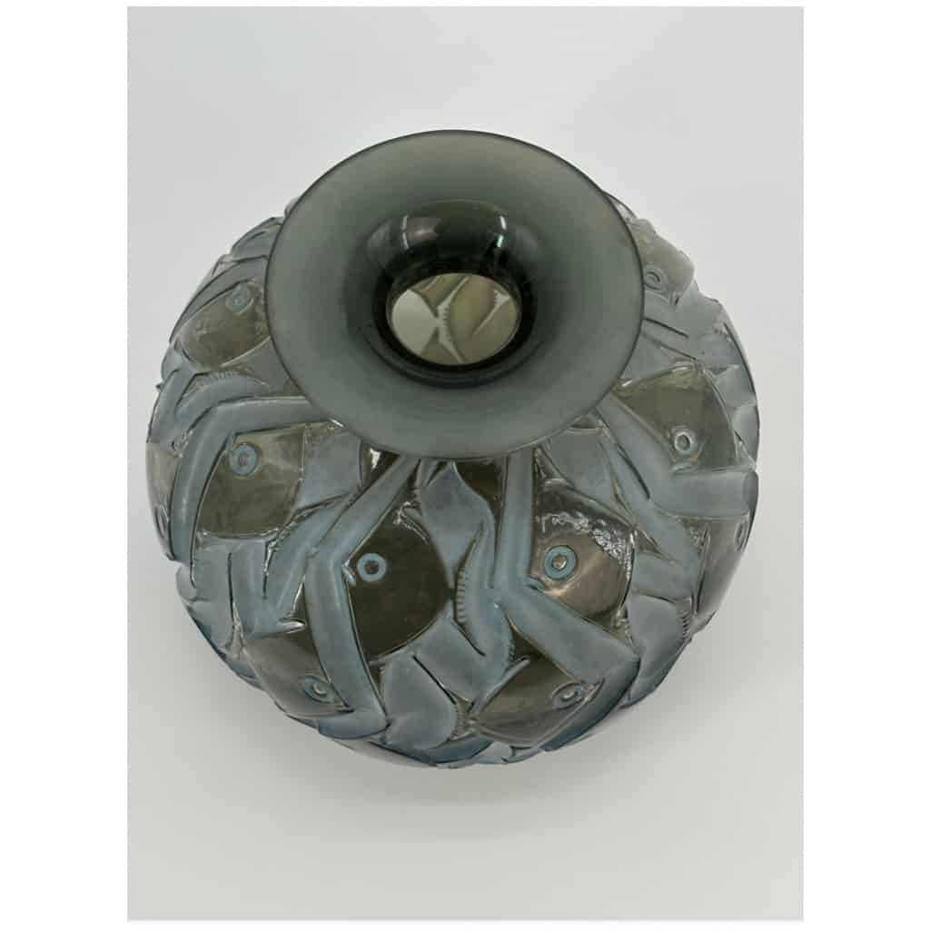 RENE LALIQUE , Vase Penthièvres Gris , 1928. 4