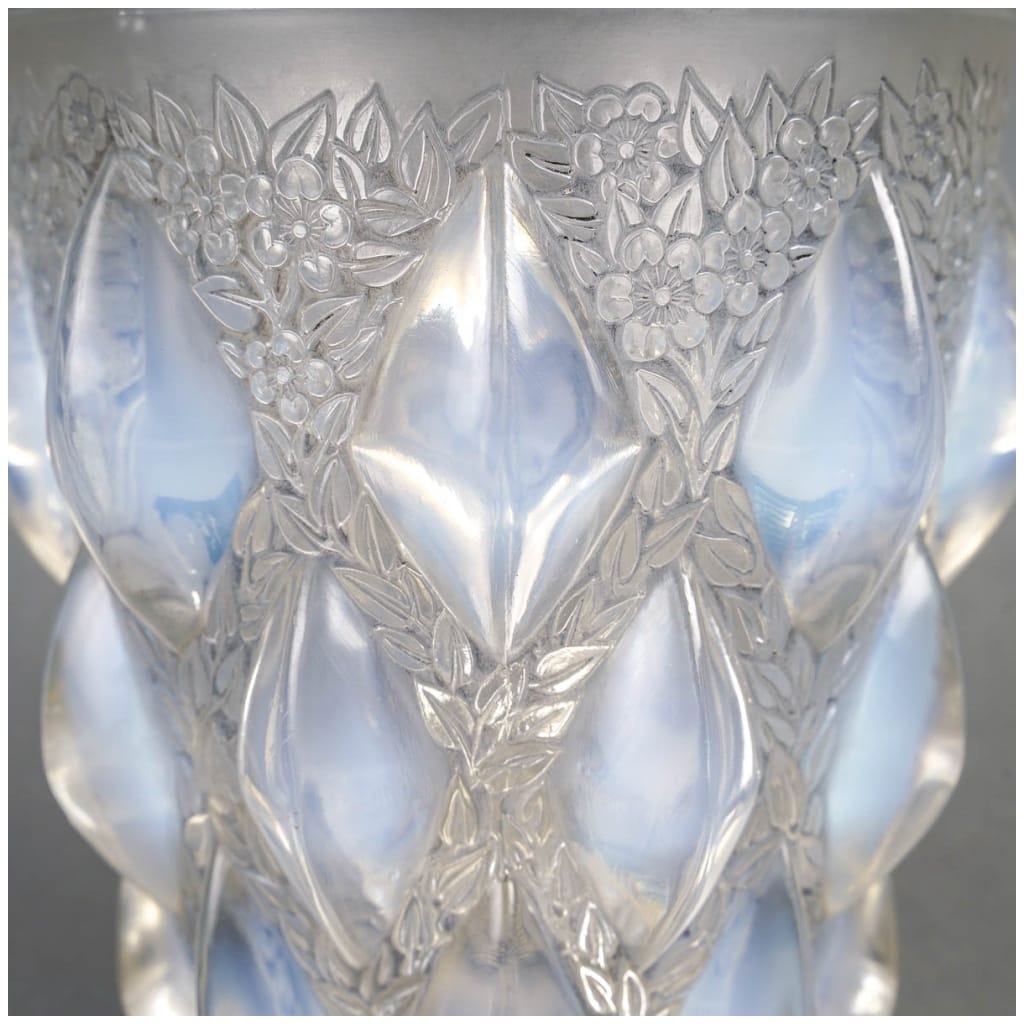 1927 René Lalique – Vase Rampillon Verre Opalescent Patiné Gris 6