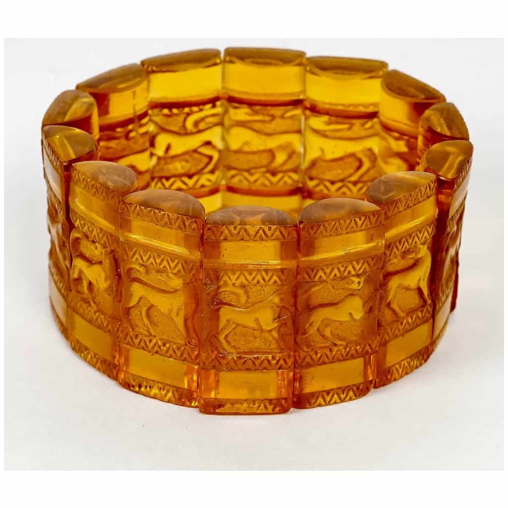 1928 René Lalique – Amber Yellow Glass Griffons Bracelet 4