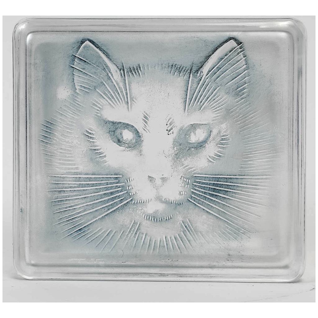1932 René Lalique – White Glass Cat Box with Blue Patina 3