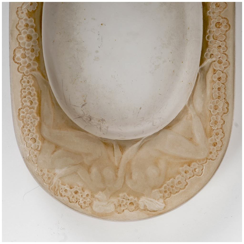 1924 René Lalique – Medici Ashtray White Glass Patinated Sepia 5