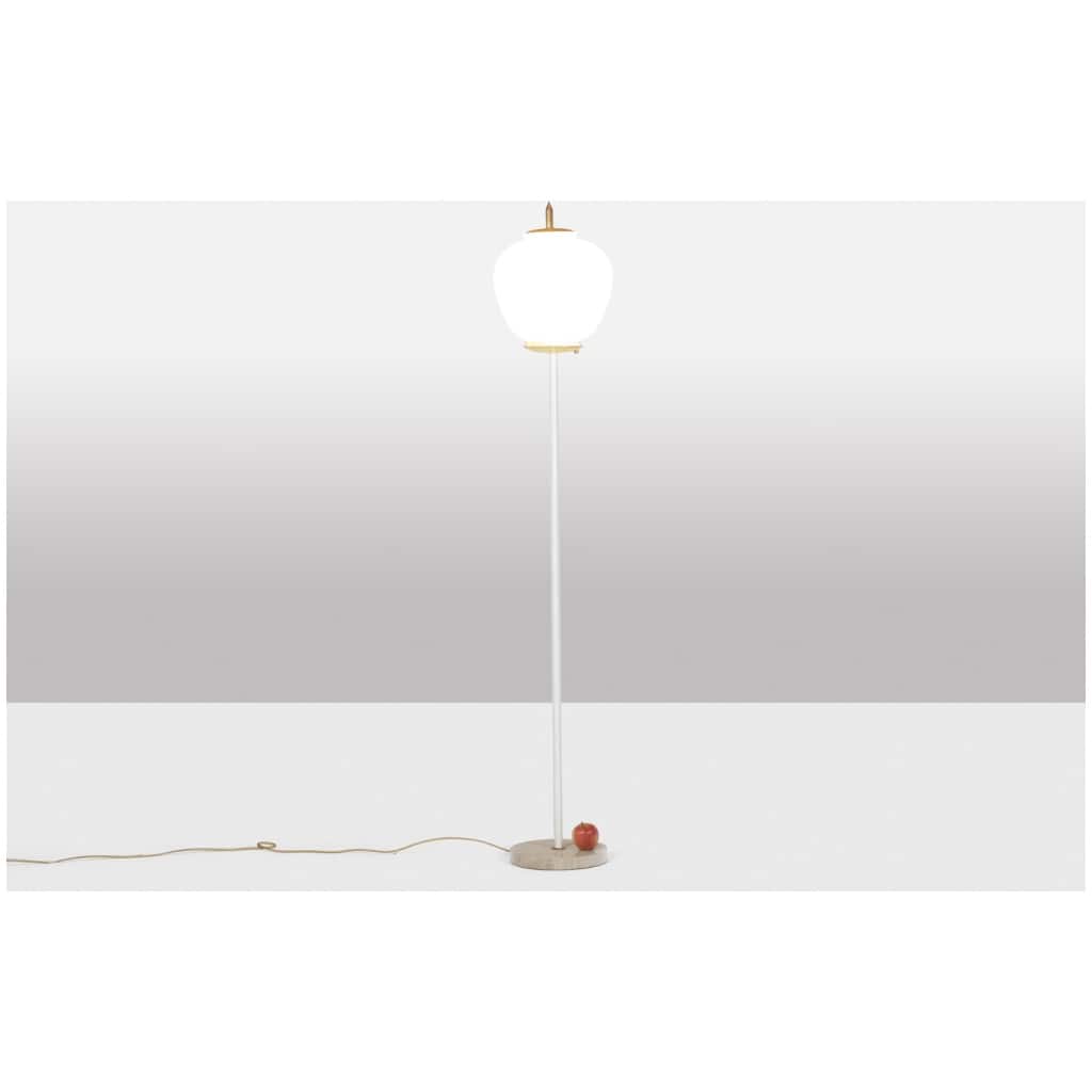 Floor lamp in opaline, lacquered metal and golden brass. 1950s. 7