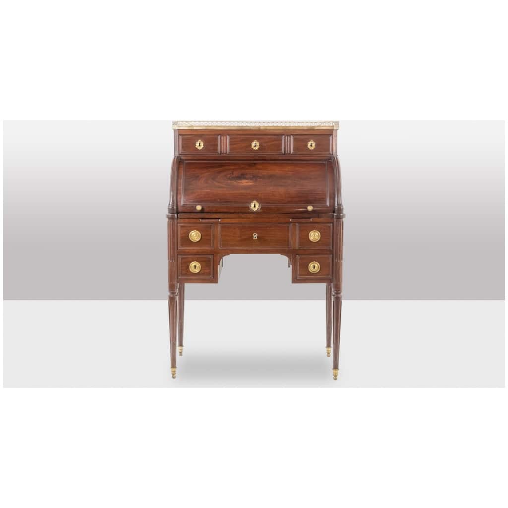 Desk – or secretary, cylinder, mahogany. Late period XVIIIAnd. 18