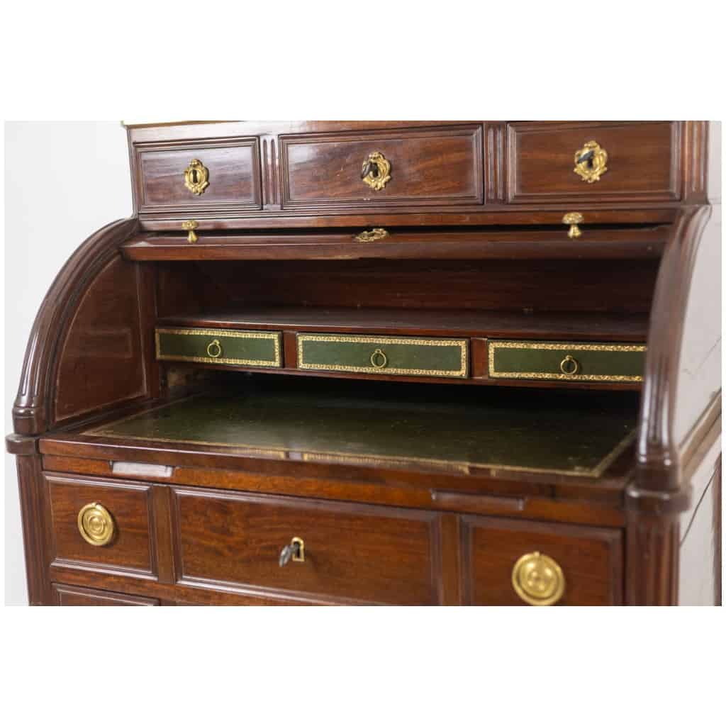 Desk – or secretary, cylinder, mahogany. Late period XVIIIAnd. 15