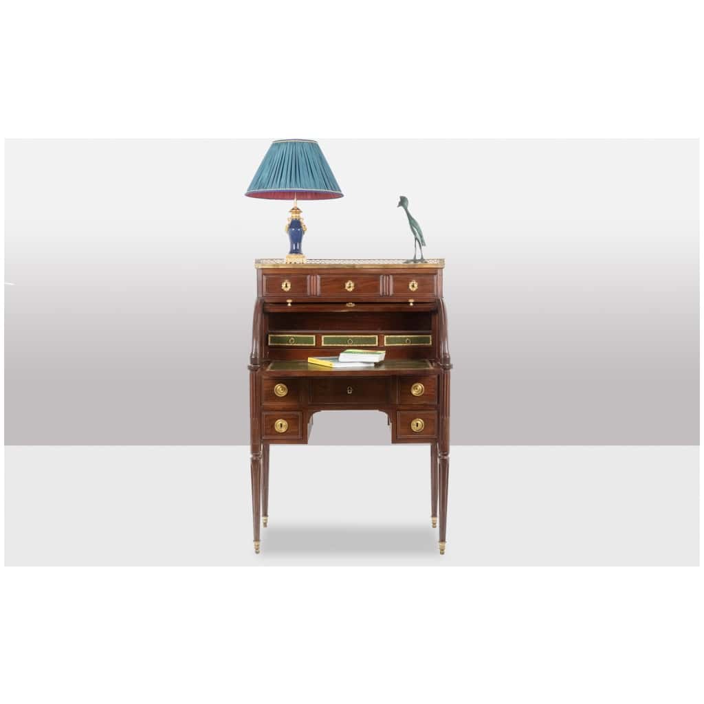 Desk – or secretary, cylinder, mahogany. Late period XVIIIAnd. 13