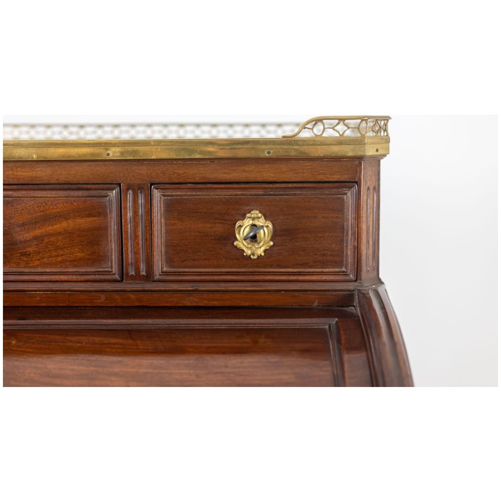 Desk – or secretary, cylinder, mahogany. Late period XVIIIAnd. 7