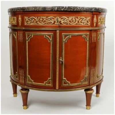 Buffet demi-lune de style Louis XVI.