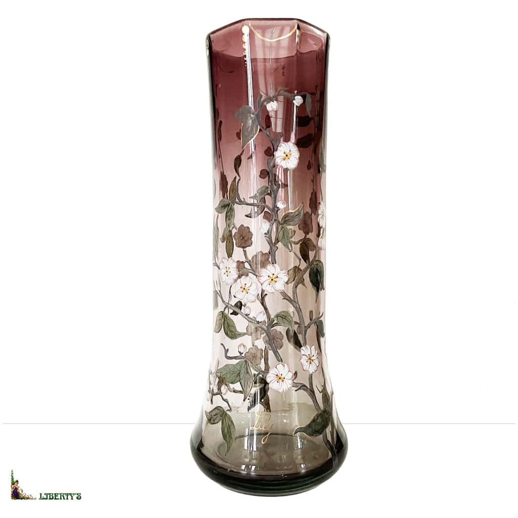 Vase rouleau verre mauve émaillé avec branches de cerisiers de Lily (Fin XXe), haut. 35.5 cm 3