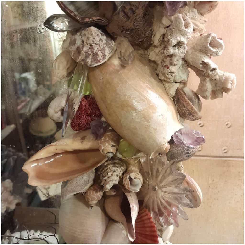 Rockery-style shell mirror, handmade 7