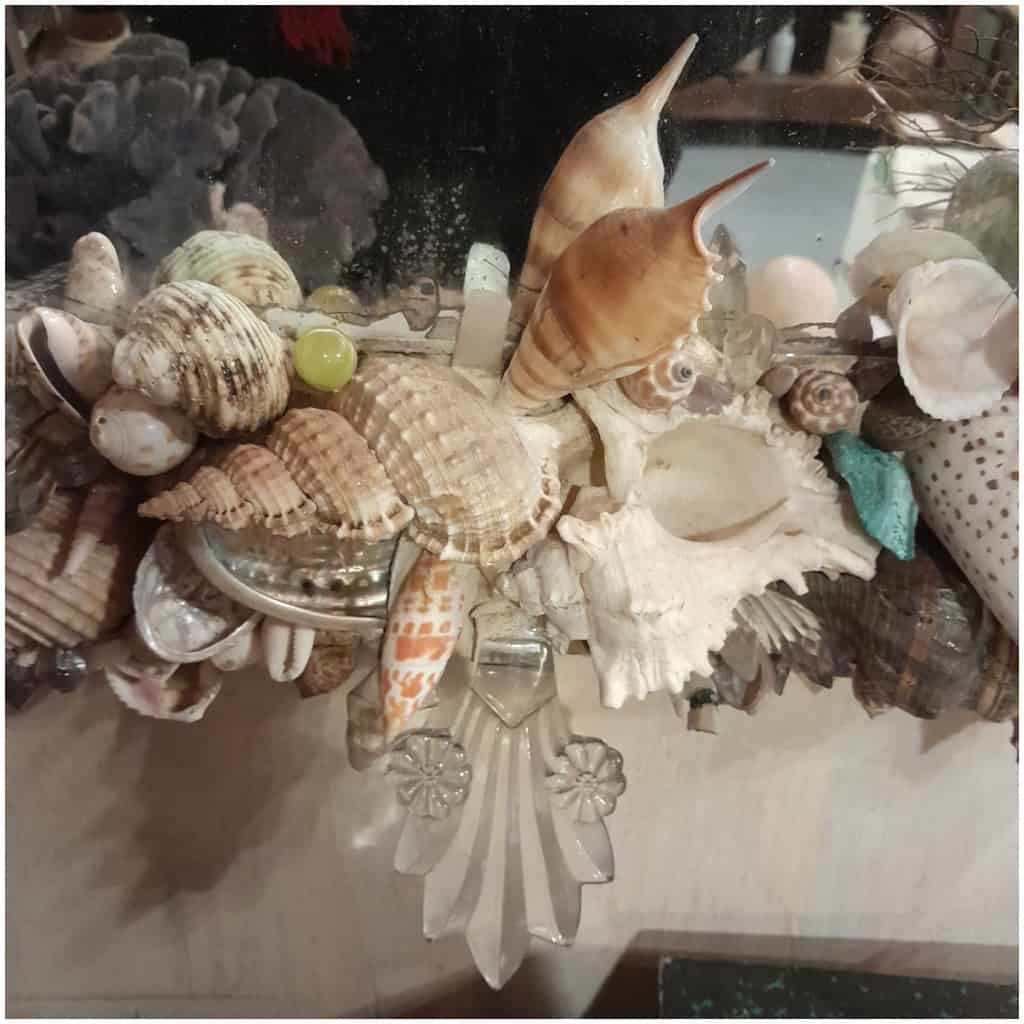 Rockery-style shell mirror, handmade 5