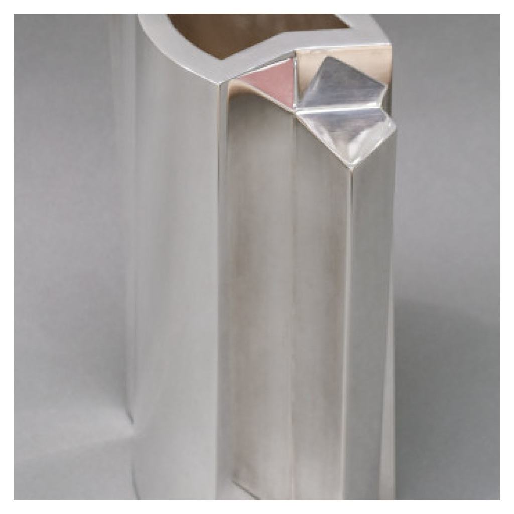 ORFEVRE GARRIDO – VASE CONSTRUCTIVISTE EN ARGENT – CIRCA 2004 15