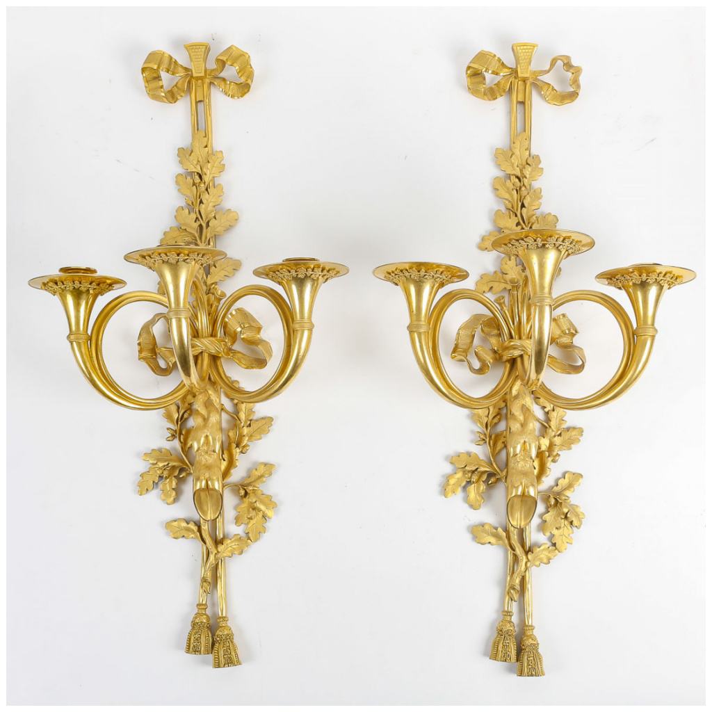 Paire d’importantes appliques de style Louis XVI. 3