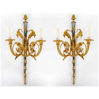 Paire d’appliques de style Louis XVI. 3