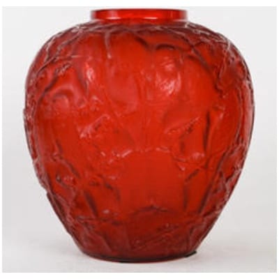 René Lalique: “Parakeets” Vase, Tinted Red