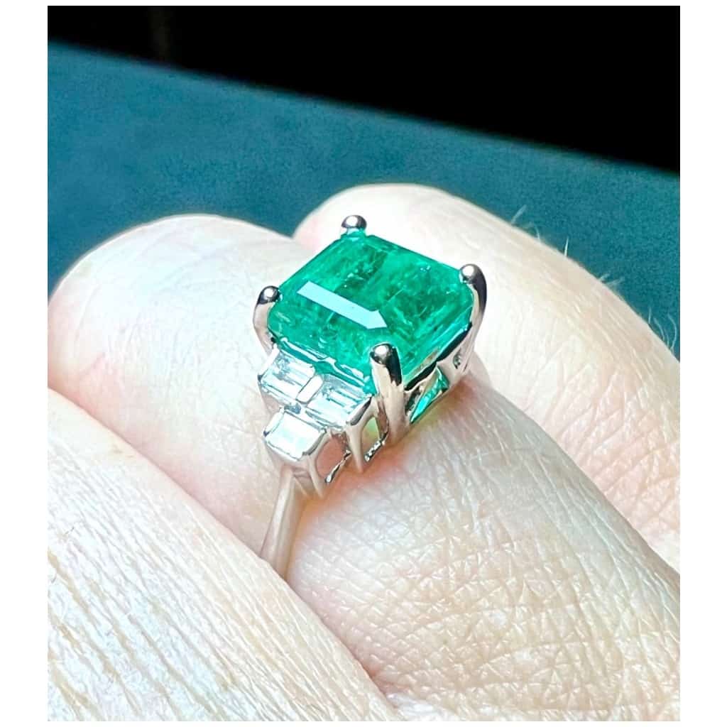 Ring Set with Emerald 2,74 carats and Diamonds 0,16 carat 18 Carat Gold 4
