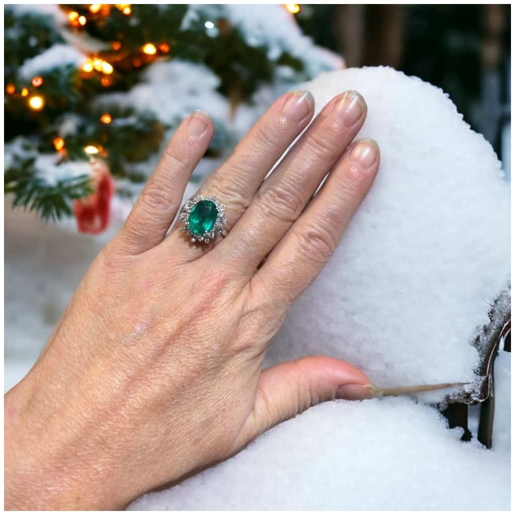 4,79 Carat Oval Emerald Ring And 0,84 Carat Diamonds, 18 Carat Gold, Engagement Ring 4