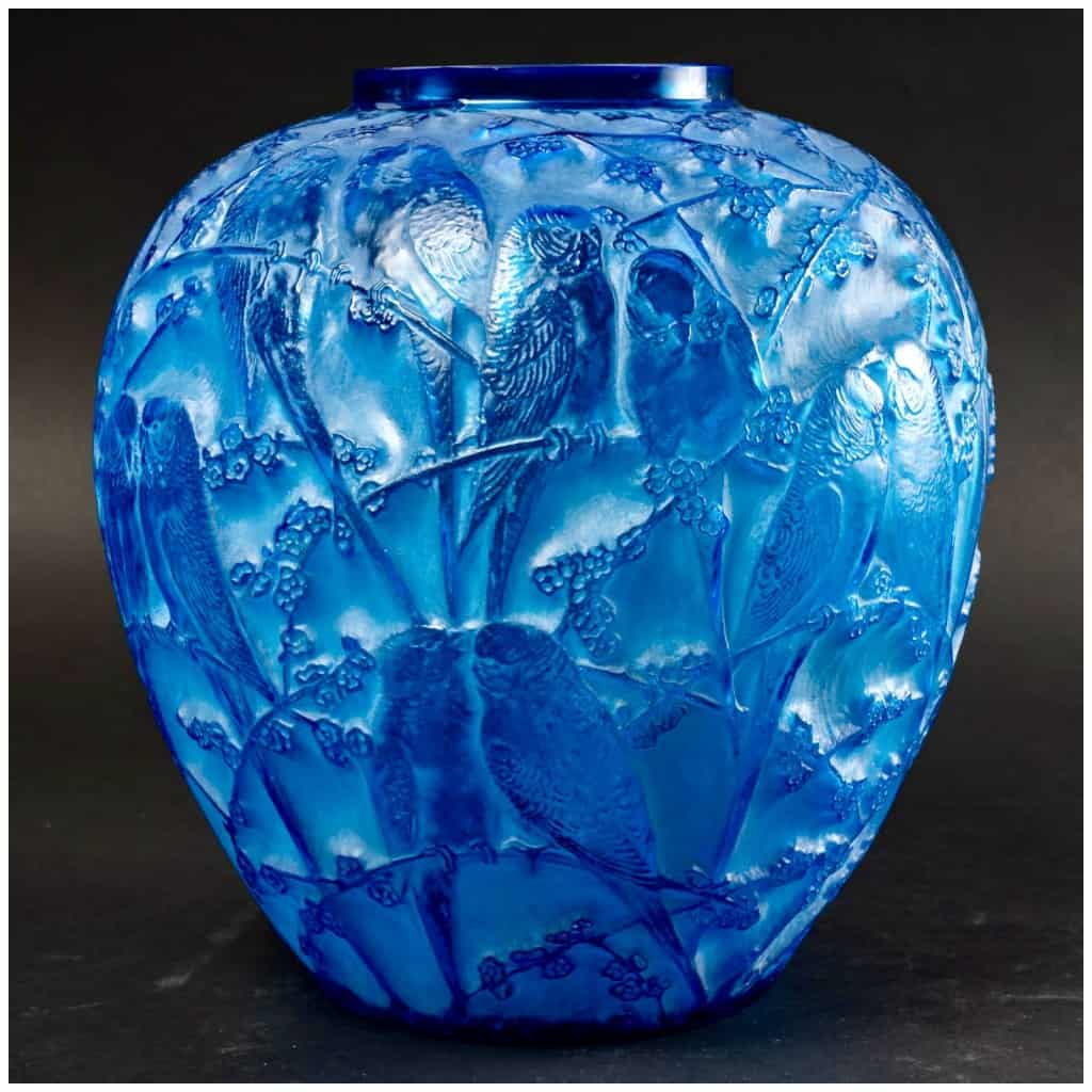 1919 René Lalique – Vase Parakeets Electric Blue Glass White Patina 3