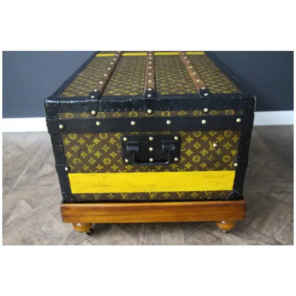 Louis Vuitton trunk 90 cm, Vuitton cabin 9 trunk