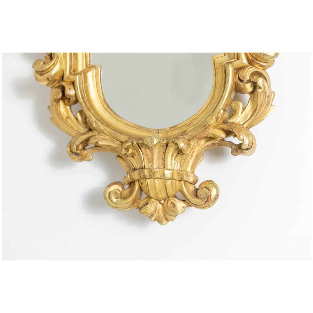 Miroir de style Régence en bois sculpté et doré. Années 1950. 7