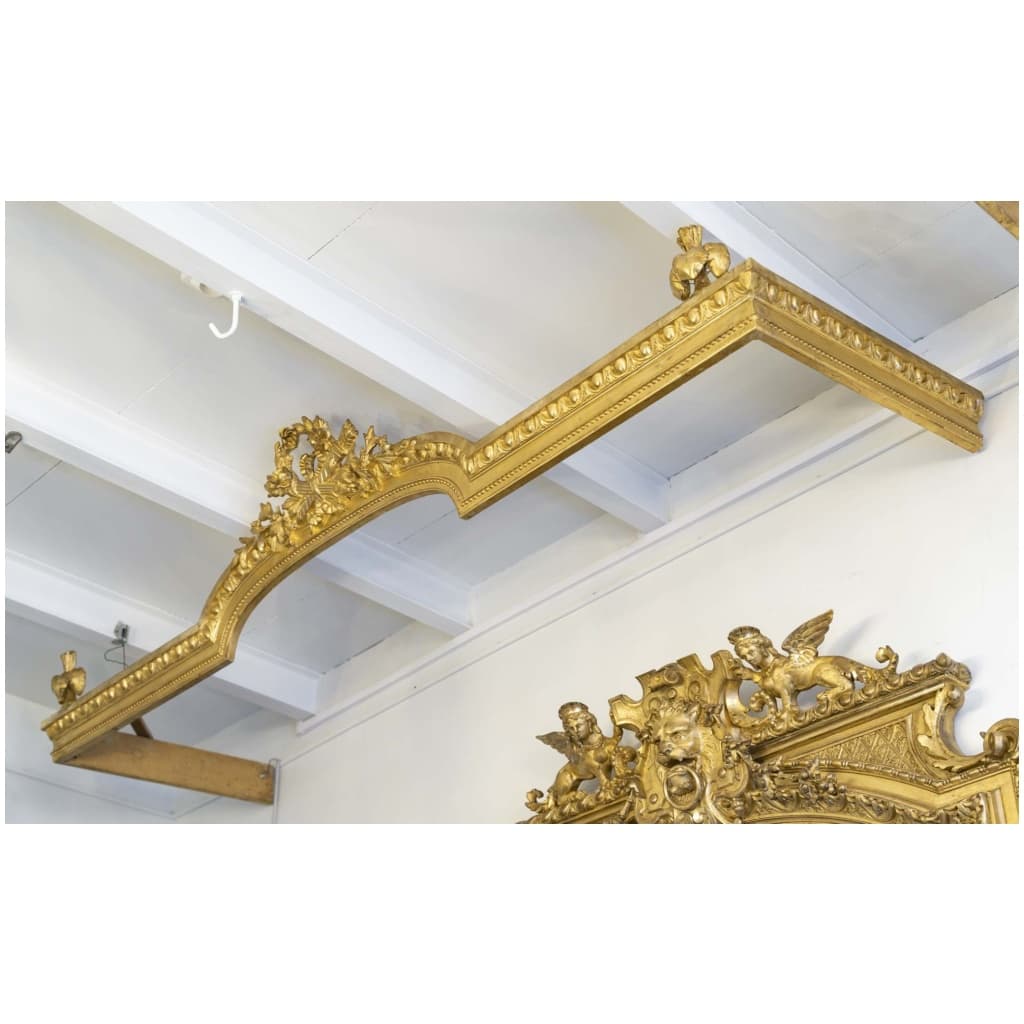 Pair of gilded wood valances. 4