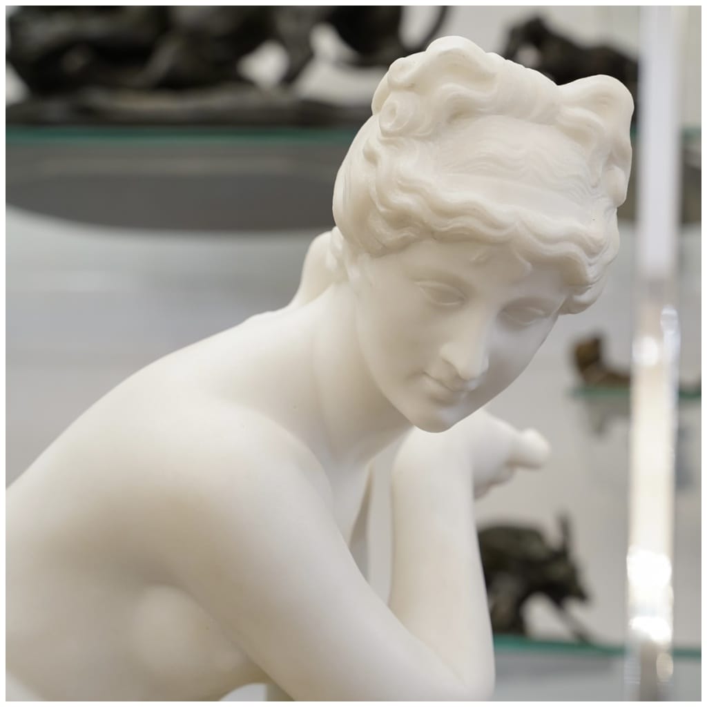 Sculpture – Vénus Accroupie , Doidalsas De Bithynie – Marbre 9