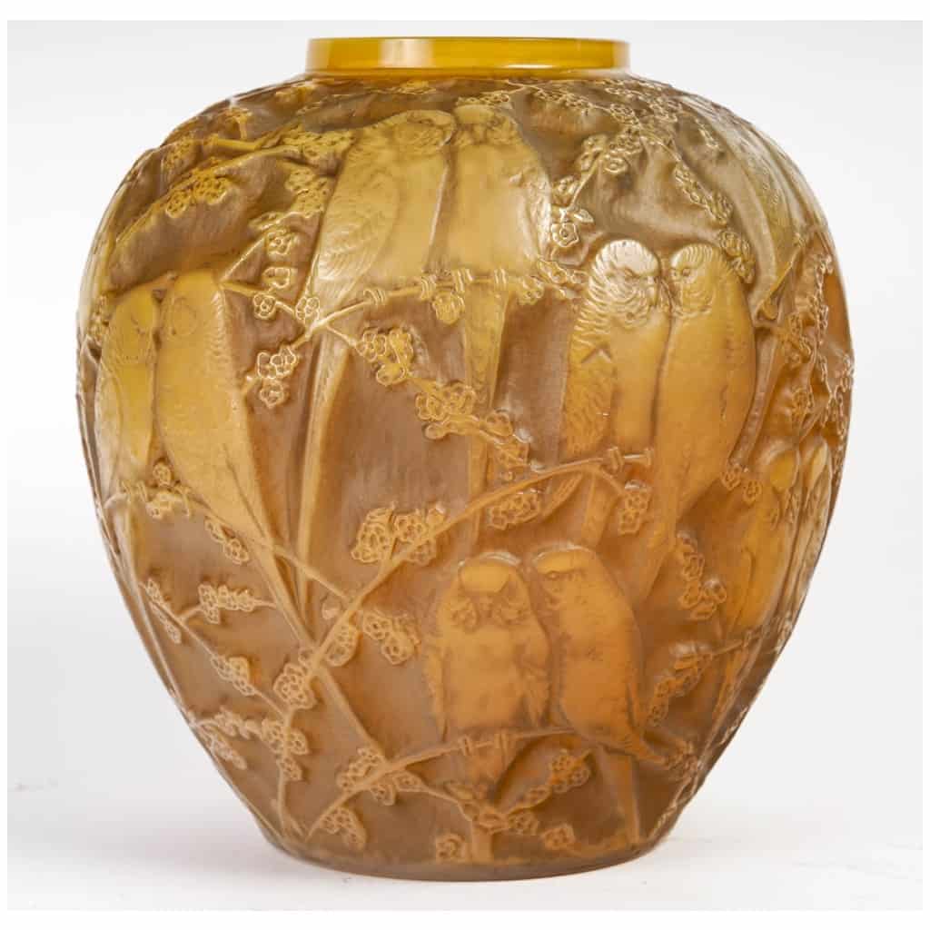 1919 René Lalique – Parakeets Vase Butterscotch Glass Sepia Patina 4