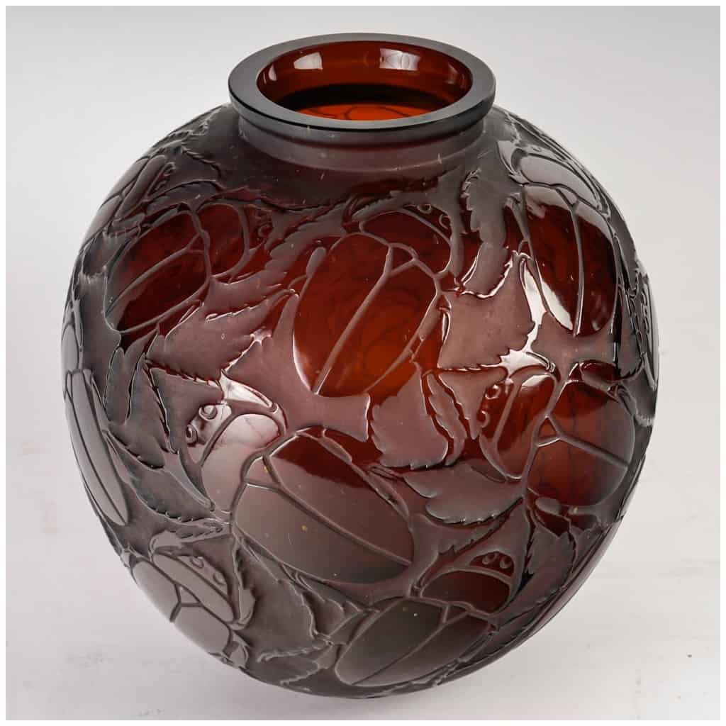 1923 René Lalique – Large Scarabs Vase Dark Amber Glass 4