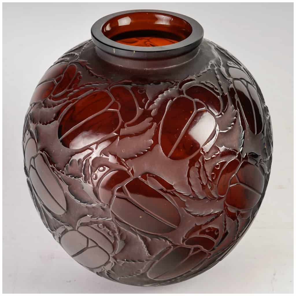 1923 René Lalique – Large Scarabs Vase Dark Amber Glass 5