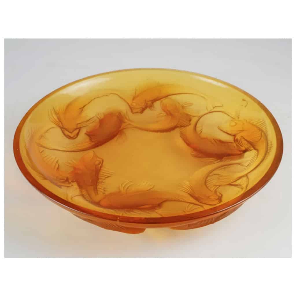 René LALIQUE, “Martigues” Dish in Butterscotsh Tinted Glass 10