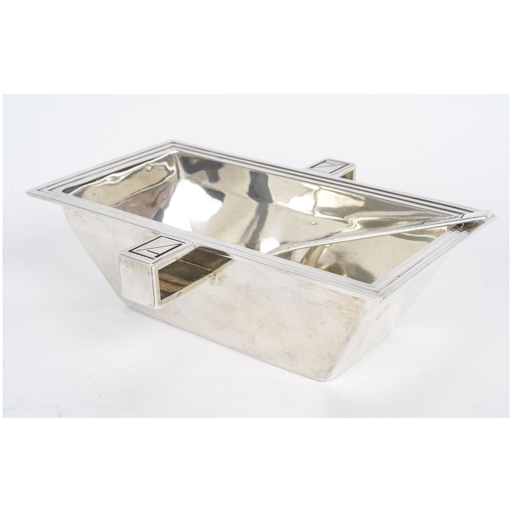 Jean PUIFORCAT (1897-1945) Gravy boat and its rectangular silver spoon Minerva 11