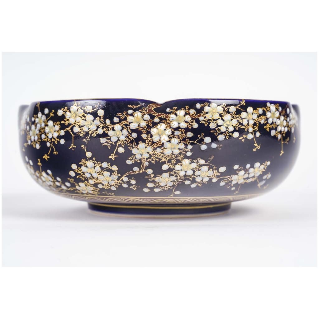 Impressive Japanese bowl in Satsuma earthenware 9