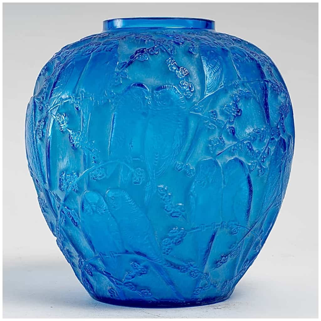 1919 René Lalique – Vase Parakeets Electric Blue Glass White Patina 8