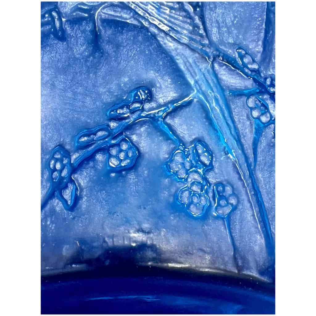 1919 René Lalique – Vase Parakeets Electric Blue Glass White Patina 12