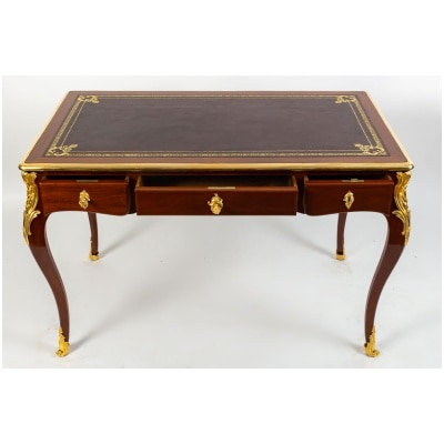 Louis XV style desk from the Napoleon III period (1848 - 1870).