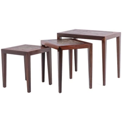 Ensemble de 3 tables « gigogne » motif « Baca ». Années 1960.