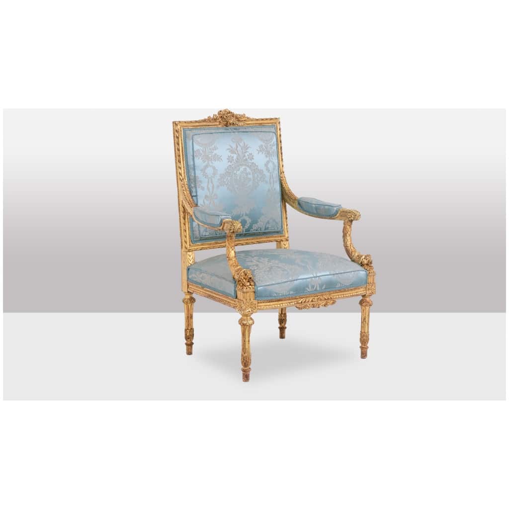 Paire de fauteuils de style Louis XVI en bois doré et sculpté. Circa 1880. 4