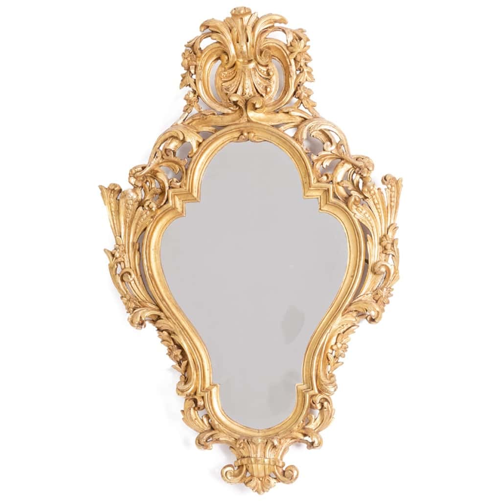 Miroir de style Régence en bois sculpté et doré. Années 1950. 3