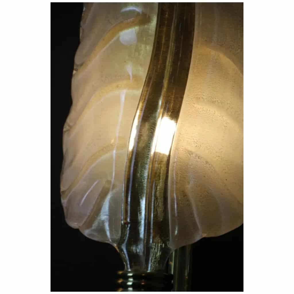 Paire d’appliques en verre de Murano blanc et doré, en forme de feuilles 12