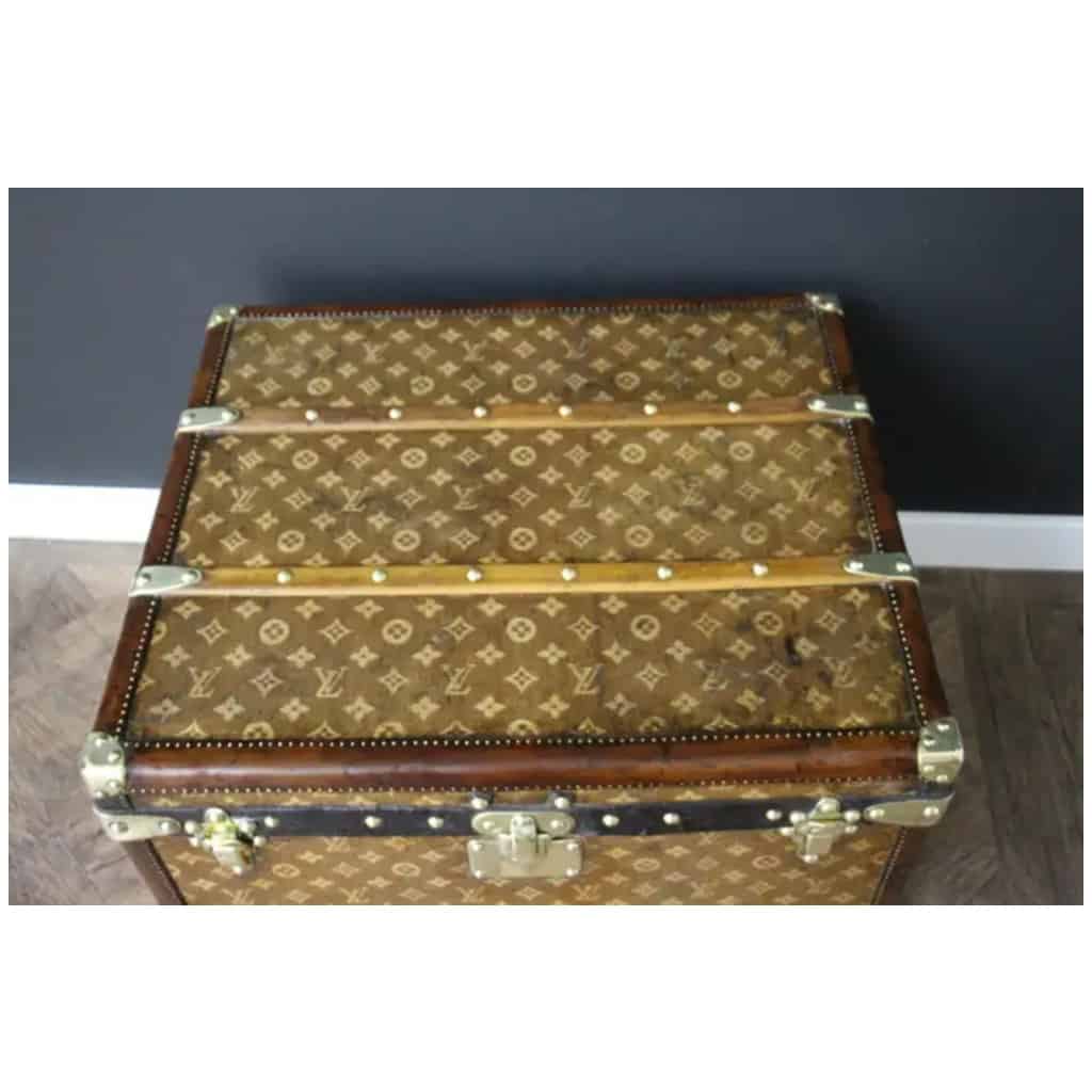 Small Louis Vuitton trunk from the 1890s, Vuitton woven canvas trunk 16
