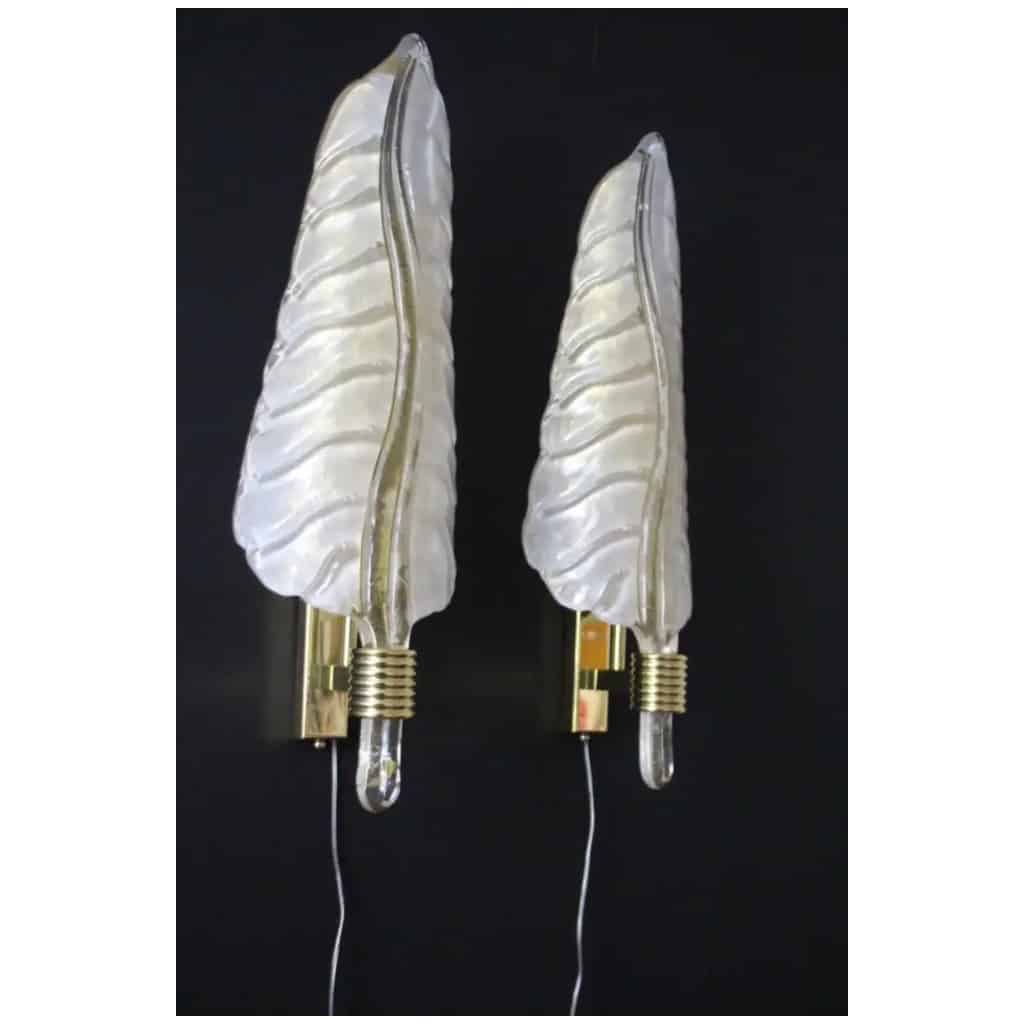 Pair of white and gold Murano glass sconces, in the shape of leaves 4