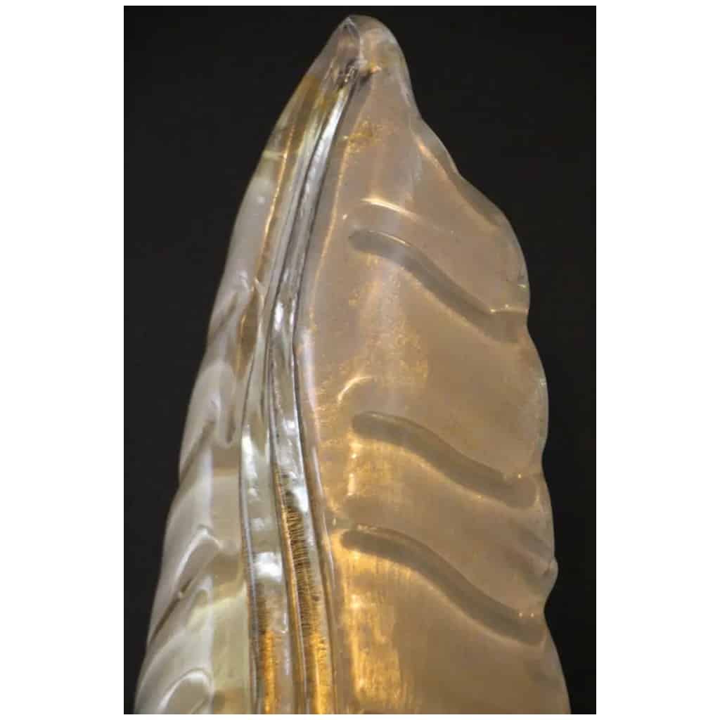 Paire d’appliques en verre de Murano blanc et doré, en forme de feuilles 9